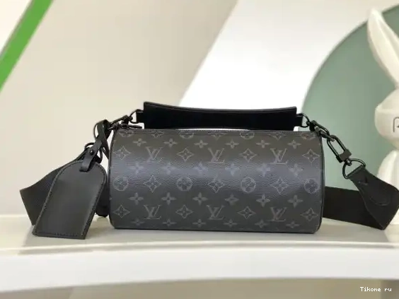 LOUIS Soft VUITTON PM Polochon 0511